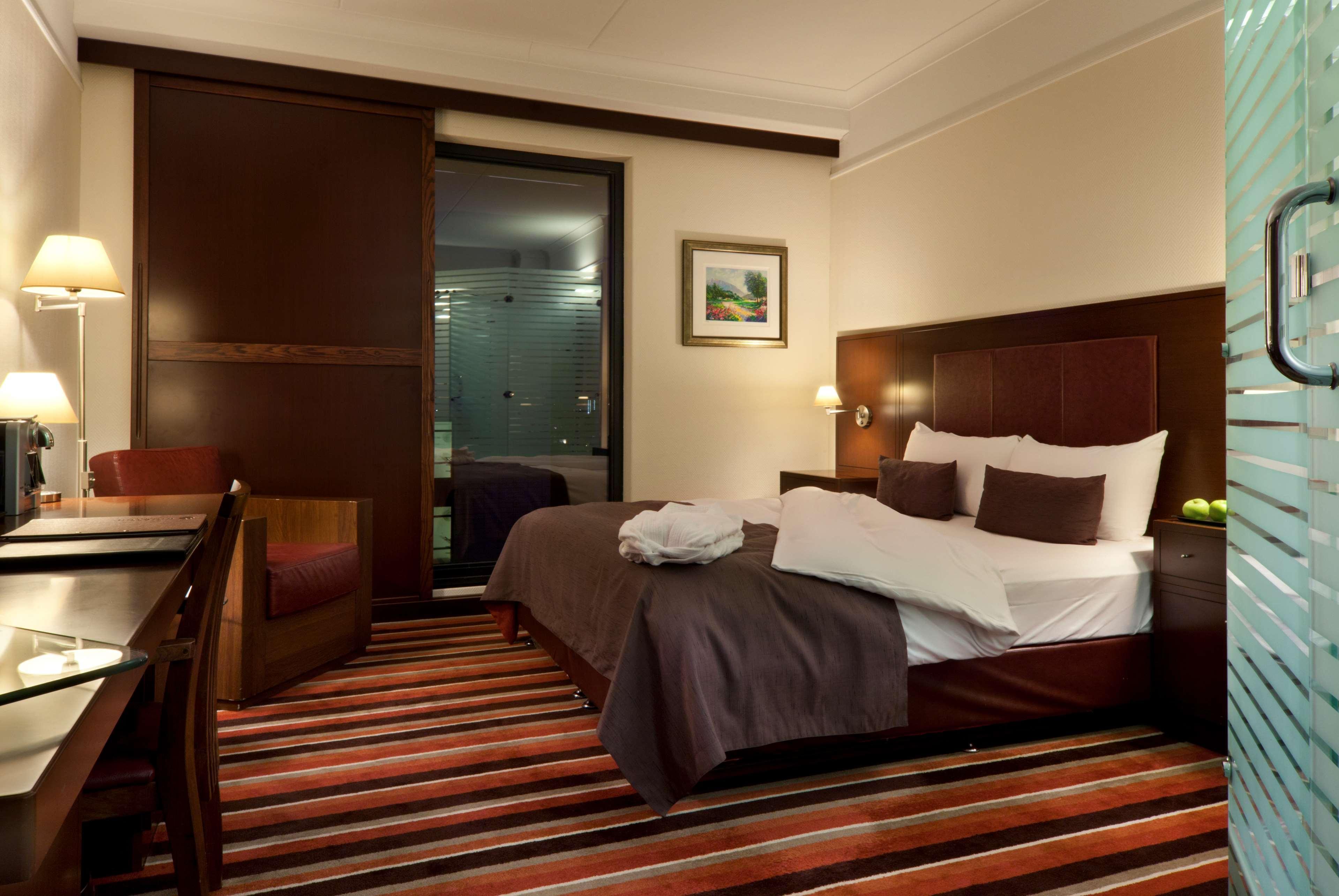Best Western Plus La Corniche Тулон Екстер'єр фото